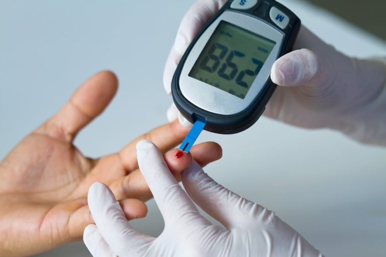 finger_blood_test